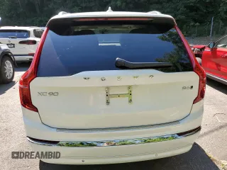 2025 Volvo XC90 Plus with VIN YV4062PEXS1335353, listed as a Copart auction lot 62698635 with 3,168 mi miles and Salvage title. Bid and sale history available at DreamBid. Image 6.