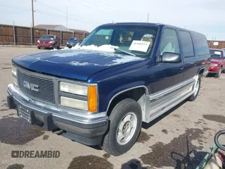 1993 GMC Suburban с VIN 1GKFK16K2PJ710108, выставлен на аукционе IAAI как лот 41560573 с пробегом 232 246 миль миль и . История ставок и продаж доступна на DreamBid. Изображение 2.