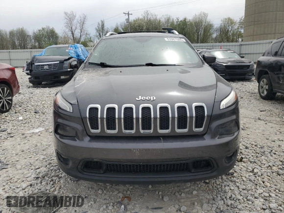 2016 Jeep Cherokee Latitude with VIN 1C4PJMCB1GW220495, listed as a Copart auction lot 53967085 with 185,044 mi miles and Clean Title. Bid and sale history available at DreamBid. Image 5.