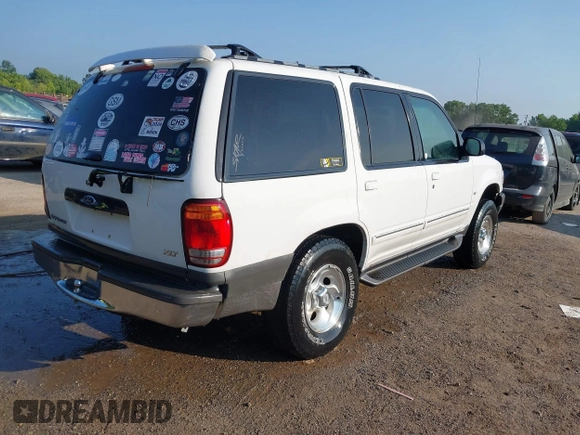 2001 Ford Explorer XLT with VIN 1FMZU83P21UB49096, listed as a IAAI auction lot 42586794 with 173,296 mi miles and . Bid and sale history available at DreamBid. Image 4.