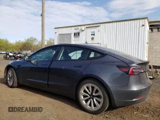 2022 Tesla Model 3 Long Range z VIN 5YJ3E1EB6NF290946, wystawiony jako Copart lot #54937825 z przebiegiem 111 044 mil mil oraz Szkoda całkowita • Salvage title. Historia ofert i sprzedaży dostępna na DreamBid. Obrazek 2.