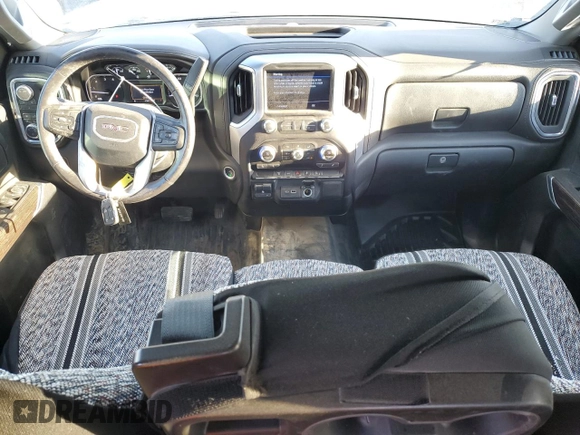 2023 GMC Sierra 2500HD SLE z VIN 1GT49MEY4PF143845, wystawiony jako Copart lot #48403215 z przebiegiem 47 843 mil mil oraz Szkoda całkowita • Salvage title. Historia ofert i sprzedaży dostępna na DreamBid. Obrazek 8.