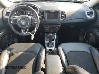 2019 Jeep Compass Latitude z VIN 3C4NJDBB5KT740982, wystawiony jako Copart lot #62478375 z przebiegiem 67 197 mil mil oraz Szkoda całkowita • Salvage title. Historia ofert i sprzedaży dostępna na DreamBid. Obrazek 8.