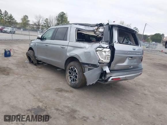 2024 Ford Expedition Max XLT z VIN 1FMJK1J84REA24967, wystawiony jako IAAI lot #41934342 z przebiegiem 39 188 mil mil oraz . Historia ofert i sprzedaży dostępna na DreamBid. Obrazek 3.