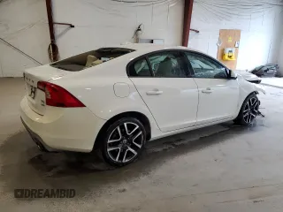 2018 Volvo S60 Dynamic z VIN YV140MTLXJ2450852, wystawiony jako Copart lot #53932485 z przebiegiem Nie podano mil oraz Szkoda całkowita • Salvage title. Historia ofert i sprzedaży dostępna na DreamBid. Obrazek 3.