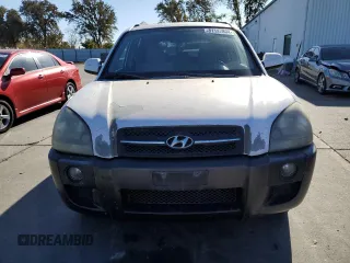 2005 Hyundai Tucson GLS with VIN KM8JN12D95U085444, listed as a Copart auction lot 81137804 with 272,345 mi miles and Salvage Title. Bid and sale history available at carsss.com. Image 5.