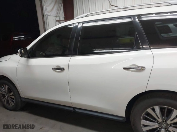 2017 Nissan Pathfinder S with VIN 5N1DR2MN5HC663871, listed as a IAAI auction lot 41746282 with 147,488 mi miles. Bid and sale history available at carsss.com. Image 14.