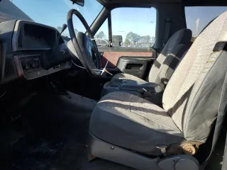 1989 Ford Bronco XL with VIN 1FMEU15N3KLB14186, listed as a Copart auction lot 41704835 with 70,693 mi miles and Clean Title. Bid and sale history available at carsss.com. Image 7.
