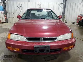 1996 Honda Accord EX with VIN 1HGCD5651TA110900, listed as a Copart auction lot 83578784 with 186,076 mi miles and Salvage Title. Bid and sale history available at DreamBid. Image 5.