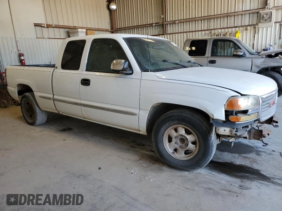 2000 GMC New Sierra 1500 SL with VIN 2GTEC19V1Y1331705, listed as a Copart auction lot 43594875 with 318,533 mi miles and Clean Title. Bid and sale history available at carsss.com. Image 4.