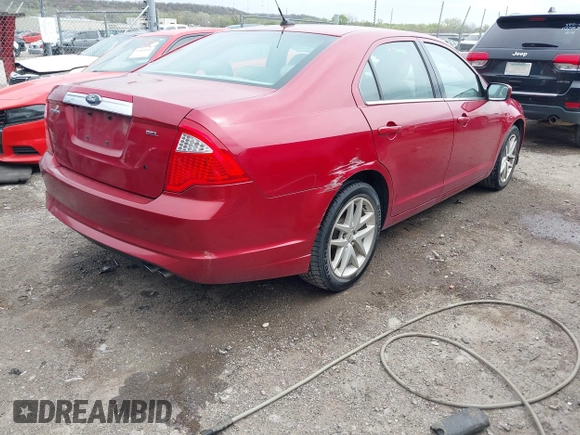 2010 Ford Fusion SEL with VIN 3FAHP0JA0AR118420, listed as a IAAI auction lot 41923325 with 184,891 mi miles. Bid and sale history available at carsss.com. Image 4.