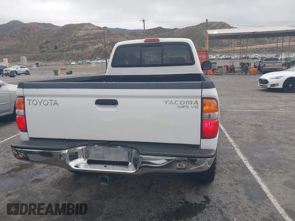 2001 Toyota Tacoma z VIN 5TEWN72N11Z820568, wystawiony jako IAAI lot #41820146 z przebiegiem 188 430 mil mil oraz . Historia ofert i sprzedaży dostępna na DreamBid. Obrazek 15.