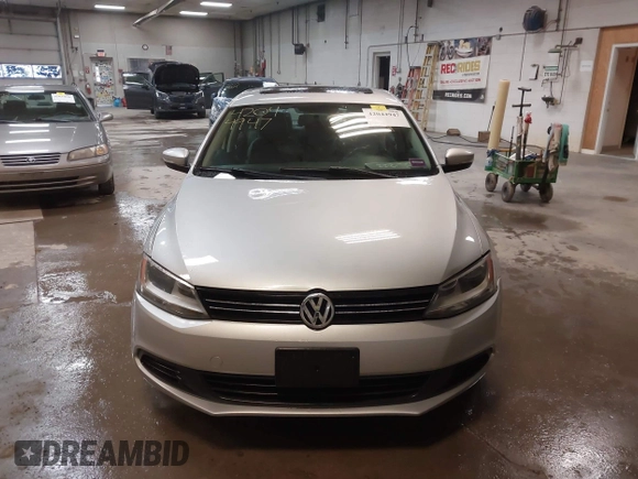 2012 Volkswagen Jetta SE с VIN 3VWDX7AJ9CM018864, выставлен на аукционе IAAI как лот 42044947 с пробегом 142 549 миль миль и . История ставок и продаж доступна на DreamBid. Изображение 12.