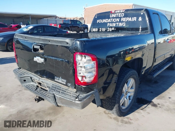 2007 Chevrolet Silverado 1500 LT w/2LT with VIN 2GCEC19J271675569, listed as a IAAI auction lot 41648141 with 293,825 mi miles. Bid and sale history available at carsss.com. Image 18.