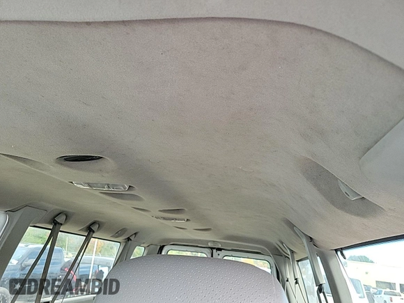 2013 Ford Econoline Passenger XL z VIN 1FBSS3BL5DDA49371, wystawiony jako IAAI lot #42520998 z przebiegiem 62 763 mil mil oraz . Historia ofert i sprzedaży dostępna na DreamBid. Obrazek 45.
