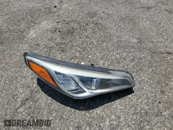 2020 Volkswagen Tiguan S with VIN 3VV1B7AX3LM055371, listed as a Copart auction lot 59814945 with 40,078 mi miles and Salvage title. Bid and sale history available at DreamBid. Image 13.