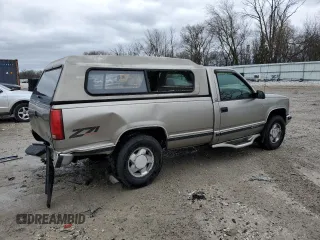 1998 Chevrolet Silverado 1500 with VIN 1GCEK14R6WE171264, listed as a Copart auction lot 53724175 with 152,830 mi miles and Non Repairable. Bid and sale history available at DreamBid. Image 3.