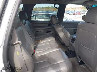2005 Chevrolet Tahoe Z71 with VIN 1GNEC13T85R137643, listed as a IAAI auction lot 41077117 with 259,012 mi miles. Bid and sale history available at carsss.com. Image 8.