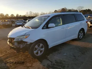 2015 Toyota Sienna LE AAS с VIN 5TDKK3DC4FS542670, выставлен на аукционе Copart как лот 85658924 с пробегом 89 845 миль миль и Списание • Salvage title. История ставок и продаж доступна на DreamBid. Изображение 1.