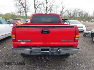 2001 Chevrolet Silverado 1500 LS with VIN 1GCEK19T01Z221243, listed as a IAAI auction lot 41952032 with 129,665 mi miles and . Bid and sale history available at DreamBid. Image 16.