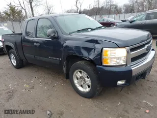 2007 Chevrolet Silverado 1500 LTZ with VIN 1GCEK19067Z521724, listed as a IAAI auction lot 41464302 with 146,935 mi miles. Bid and sale history available at carsss.com. Image 1.