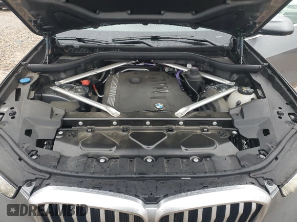 2024 BMW X5 sDrive40i z VIN 5UX13EU09R9S65574, wystawiony jako Copart lot #50068745 z przebiegiem 27 083 mil mil oraz Szkoda całkowita • Salvage title. Historia ofert i sprzedaży dostępna na DreamBid. Obrazek 12.
