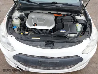 2015 Hyundai Sonata Hybrid Limited with VIN KMHEC4A44FA132151, listed as a IAAI auction lot 41497863 with 88,778 mi miles. Bid and sale history available at carsss.com. Image 10.