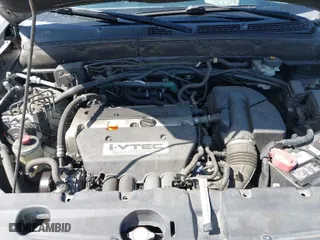 2006 Honda CR-V EX with VIN JHLRD68816C025041, listed as a IAAI auction lot 41963589 with 180,077 mi miles. Bid and sale history available at carsss.com. Image 10.