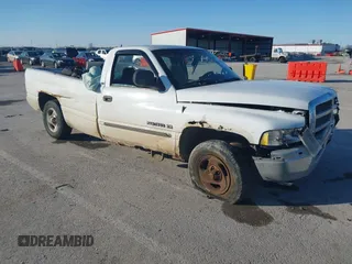 2000 Dodge 1500 z VIN 1B7HC16Y2YS627327, wystawiony jako IAAI lot #41379602 z przebiegiem 163 636 mil mil oraz . Historia ofert i sprzedaży dostępna na DreamBid. Obrazek 1.