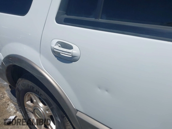 2003 Ford Expedition Eddie Bauer with VIN 1FMPU18L33LC16060, listed as a IAAI auction lot 42698132 with 224,088 mi miles and . Bid and sale history available at DreamBid. Image 13.