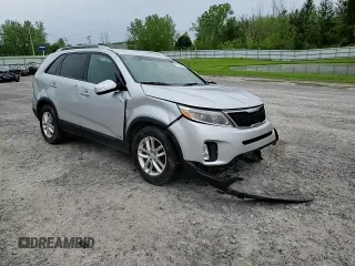 2014 Kia Sorento LX z VIN 5XYKTCA65EG488917, wystawiony jako Copart lot #57613445 z przebiegiem 180 621 mil mil oraz Szkoda całkowita • Salvage title. Historia ofert i sprzedaży dostępna na DreamBid. Obrazek 14.