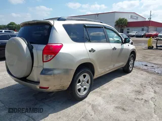 2007 Toyota RAV4 with VIN JTMBD33V476028333, listed as a IAAI auction lot 42077650 with 100,244 mi miles. Bid and sale history available at carsss.com. Image 4.