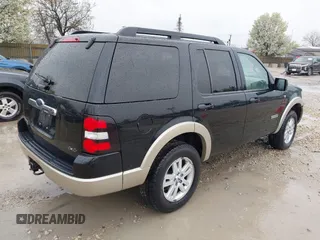 2008 Ford Explorer Eddie Bauer z VIN 1FMEU74898UA65738, wystawiony jako IAAI lot #42128794 z przebiegiem 191 042 mil mil oraz . Historia ofert i sprzedaży dostępna na DreamBid. Obrazek 4.