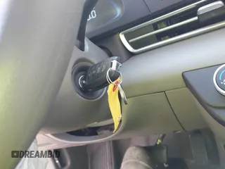 2025 Hyundai Elantra SE z VIN KMHLL4DG4SU856802, wystawiony jako IAAI lot #42102646 z przebiegiem 1 555 mil mil oraz . Historia ofert i sprzedaży dostępna na DreamBid. Obrazek 11.