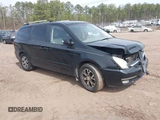 2014 Kia Sedona LX with VIN KNDMG4C7XE6586613, listed as a IAAI auction lot 41597187 with 211,851 mi miles. Bid and sale history available at carsss.com. Image 1.