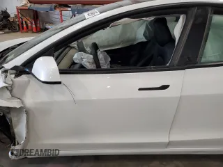 2021 Tesla Model 3 Standard Range Plus z VIN 5YJ3E1EA7MF986964, wystawiony jako Copart lot #55119995 z przebiegiem Nie podano mil oraz Szkody całkowita. Historia ofert i sprzedaży dostępna na DreamBid. Obrazek 7.