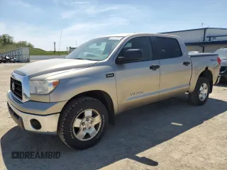 2008 Toyota Tundra z VIN 5TFDV541X8X046957, wystawiony jako Copart lot #56721015 z przebiegiem 194 006 mil mil oraz Czysty tytuł • Clean title. Historia ofert i sprzedaży dostępna na DreamBid. Obrazek 1.