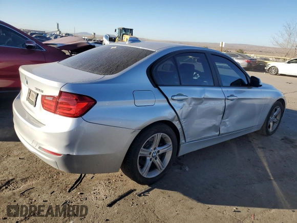 2012 BMW 3 Series 328i с VIN WBA3A5C54CF340846, выставлен на аукционе Copart как лот 83855424 с пробегом 111 421 миль миль и Списание • Salvage title. История ставок и продаж доступна на DreamBid. Изображение 3.