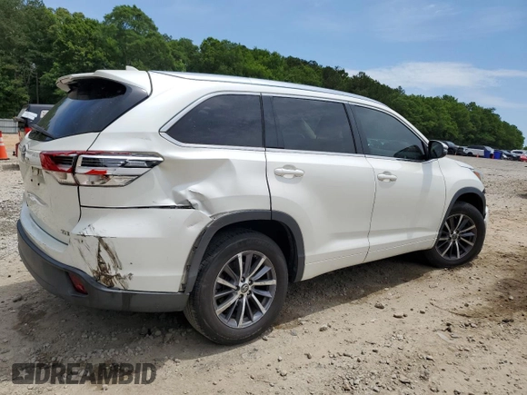 2018 Toyota Highlander SE z VIN 5TDKZRFHXJS539384, wystawiony jako Copart lot #57213565 z przebiegiem 111 375 mil mil oraz Szkoda całkowita • Salvage title. Historia ofert i sprzedaży dostępna na DreamBid. Obrazek 3.