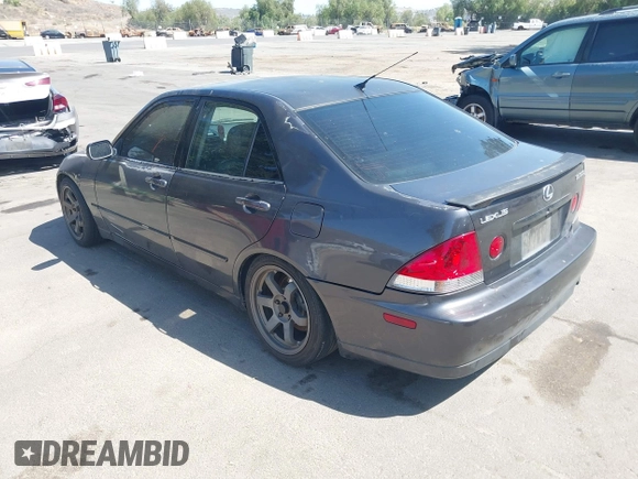 2004 Lexus IS 300/350 z VIN JTHBD192740085284, wystawiony jako IAAI lot #42322144 z przebiegiem 394 260 mil mil oraz . Historia ofert i sprzedaży dostępna na DreamBid. Obrazek 3.