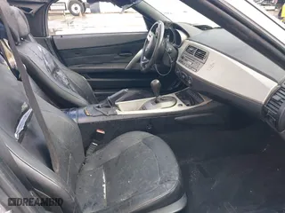 2004 BMW Z4 2.5i with VIN 4USBT33554LS50034, listed as a IAAI auction lot 41825933 with 170,181 mi miles. Bid and sale history available at carsss.com. Image 5.