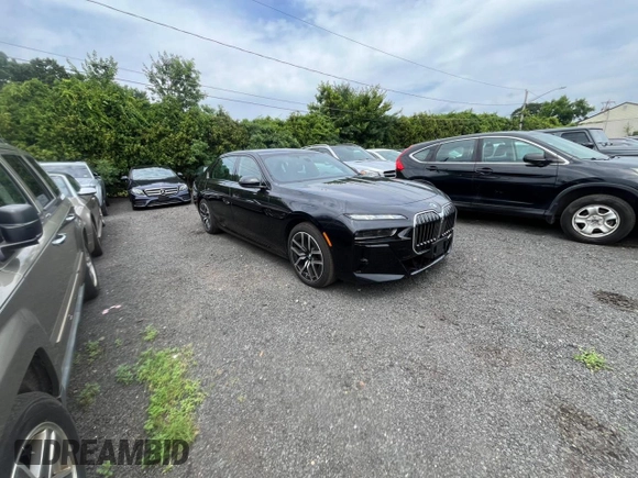 2024 BMW 7 Series with VIN WBA43EH01RCP42359, listed as a Copart auction lot 63657275 with 11,294 mi miles and Clean title. Bid and sale history available at DreamBid. Image 4.