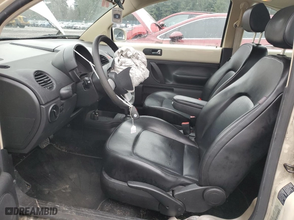 2006 Volkswagen New Beetle Coupe S with VIN 3VWRW31C36M420726, listed as a Copart auction lot 84332874 with 110,338 mi miles and Salvage Title. Bid and sale history available at carsss.com. Image 7.