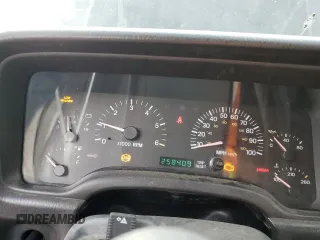2000 Jeep Cherokee with VIN 1J4FF48S5YL172583, listed as a Copart auction lot 59605745 with 258,409 mi miles and Salvage title. Bid and sale history available at DreamBid. Image 9.