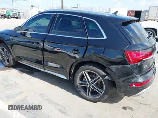 2021 Audi Q5 Premium Plus z VIN WA1E2AFY2M2045125, wystawiony jako IAAI lot #42251738 z przebiegiem 44 395 mil mil oraz . Historia ofert i sprzedaży dostępna na DreamBid. Obrazek 3.