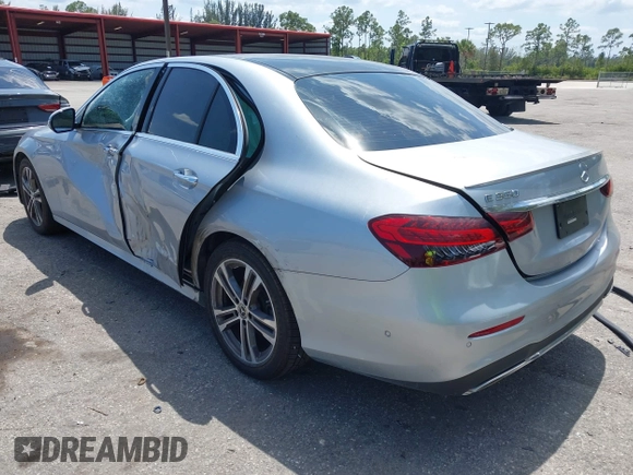 2021 Mercedes-Benz E 350 with VIN W1KZF8DB4MA977647, listed as a IAAI auction lot 42241573 with 33,666 mi miles and . Bid and sale history available at DreamBid. Image 3.