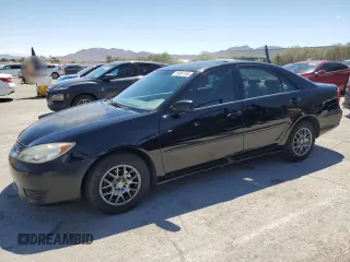 2005 Toyota Camry STD z VIN 4T1BE32K45U043696, wystawiony jako Copart lot #55087185 z przebiegiem 212 439 mil mil oraz Szkoda całkowita • Salvage title. Historia ofert i sprzedaży dostępna na DreamBid. Obrazek 1.