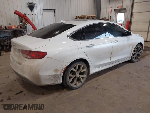 2015 Chrysler 200 C z VIN 1C3CCCEG7FN601806, wystawiony jako IAAI lot #41044329 z przebiegiem 175 728 mil mil oraz . Historia ofert i sprzedaży dostępna na DreamBid. Obrazek 4.