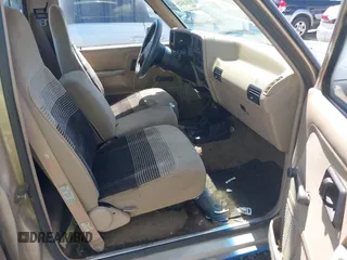 1991 Ford Ranger XL with VIN 1FTCR10U9MUB25248, listed as a IAAI auction lot 42557935 with 111,500 mi miles and . Bid and sale history available at DreamBid. Image 5.