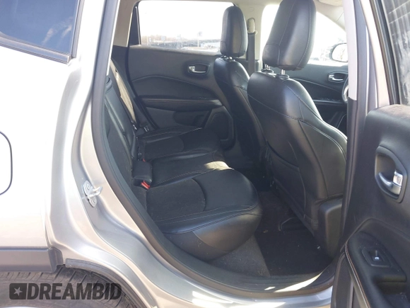 2019 Jeep Compass Altitude z VIN 3C4NJCBB9KT736881, wystawiony jako IAAI lot #41877957 z przebiegiem 63 566 mil mil oraz . Historia ofert i sprzedaży dostępna na DreamBid. Obrazek 8.